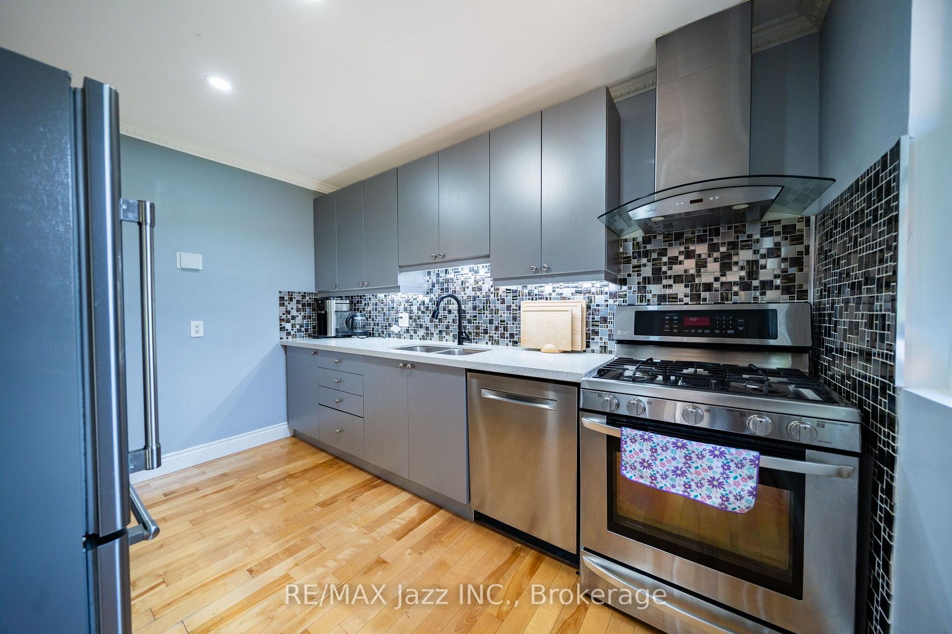 Photo 37 of 12 Warnsworth Street, Scarborough, West Hill — HOMEH