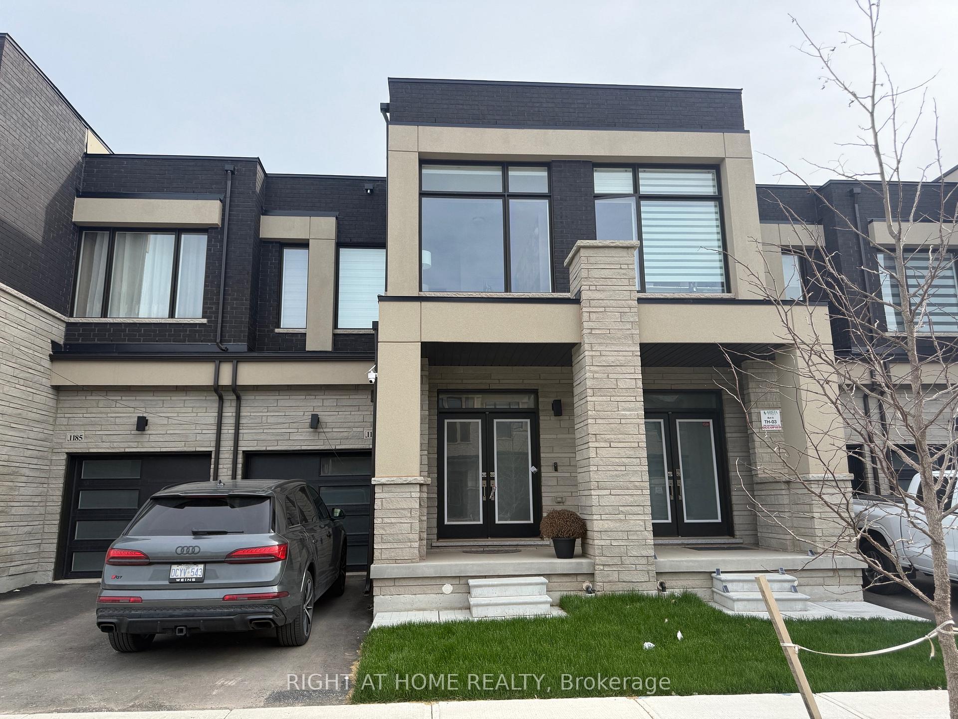 Front of 1187 Dartmouth Crescent