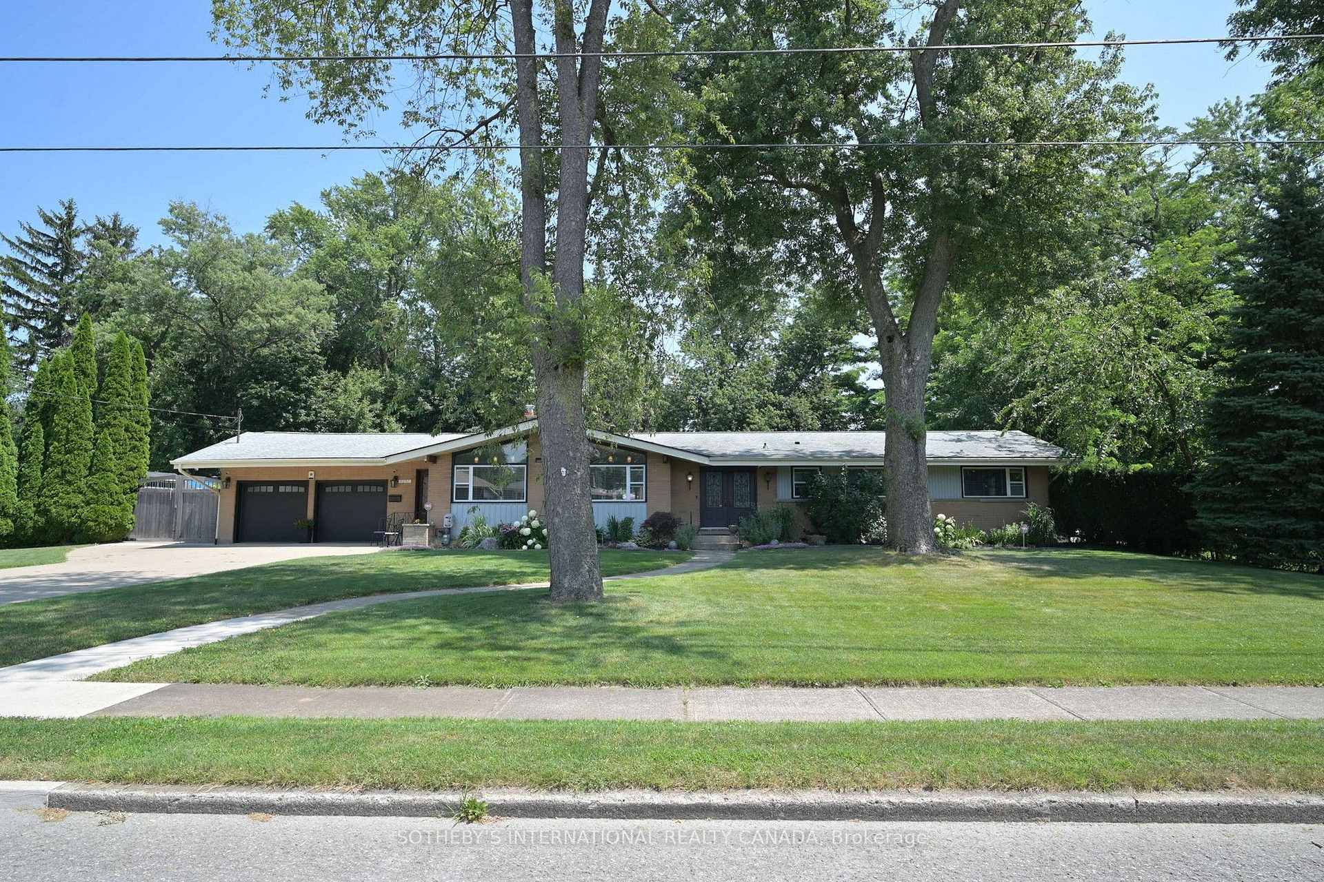 Photo 1 of 6292 Brookfield Avenue, Niagara Falls, Dorchester — HOMEH