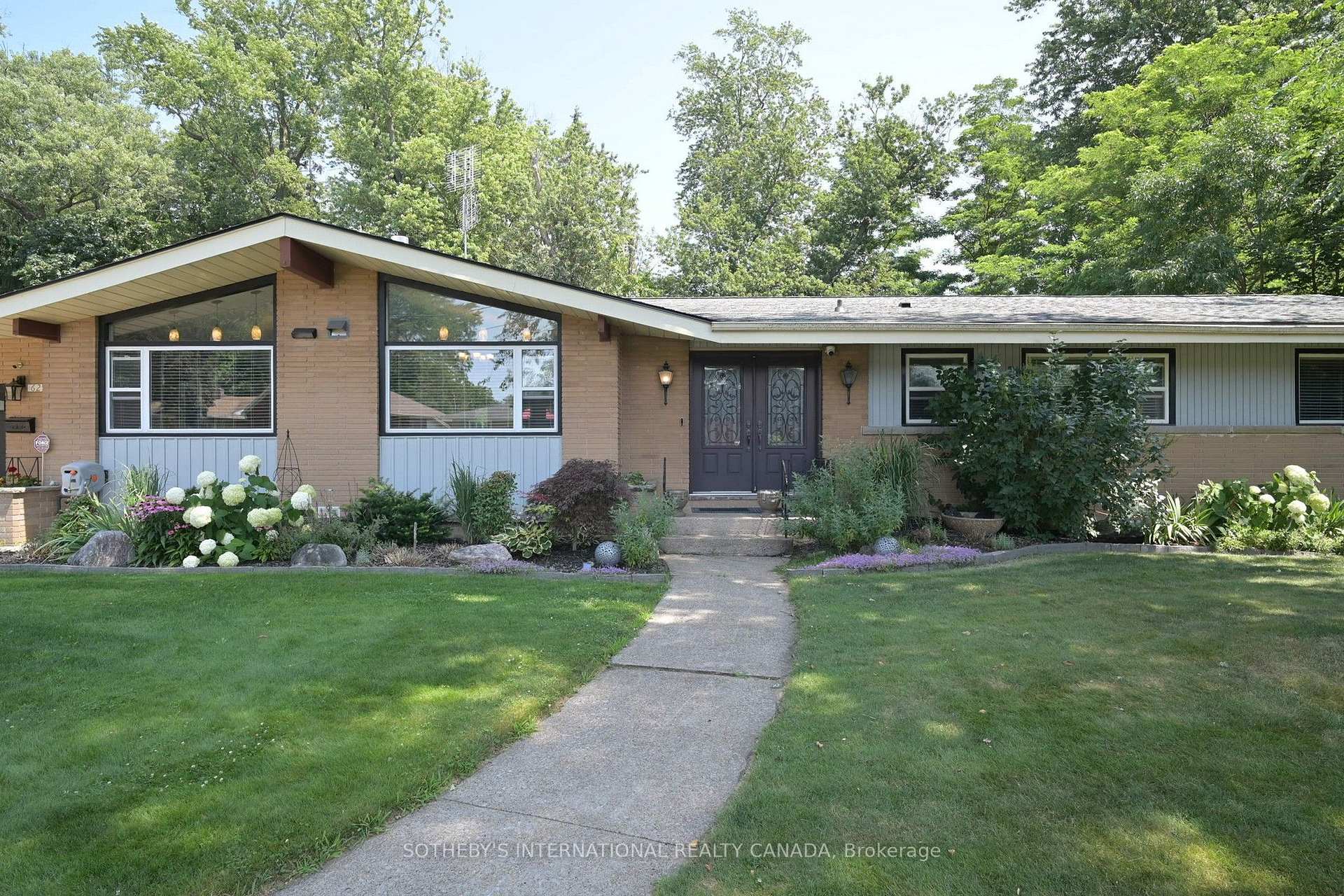 Photo 2 of 6292 Brookfield Avenue, Niagara Falls, Dorchester — HOMEH