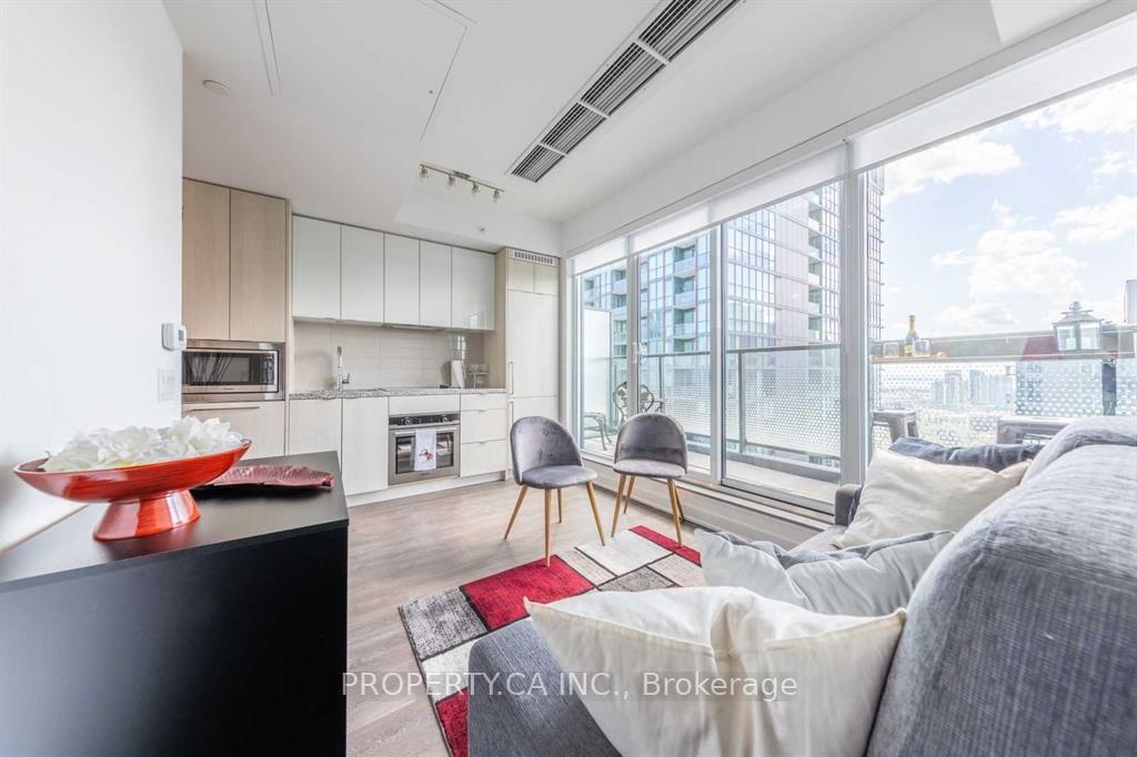 Photo 3 of Unit 4008, 115 Blue Jays Way, Toronto, Waterfront Communities — HOMEH