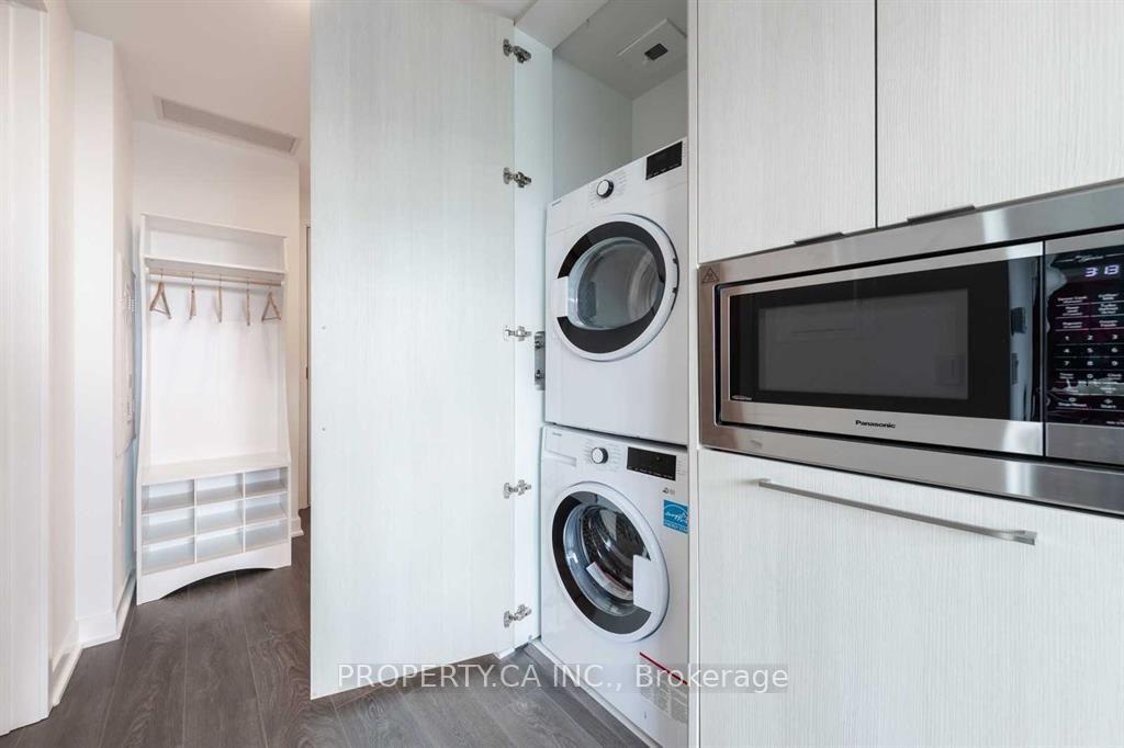 Photo 7 of Unit 4008, 115 Blue Jays Way, Toronto, Waterfront Communities — HOMEH