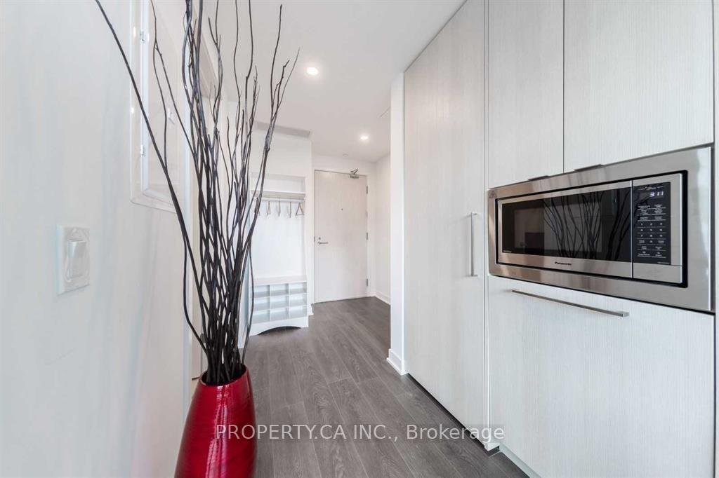 Photo 8 of Unit 4008, 115 Blue Jays Way, Toronto, Waterfront Communities — HOMEH