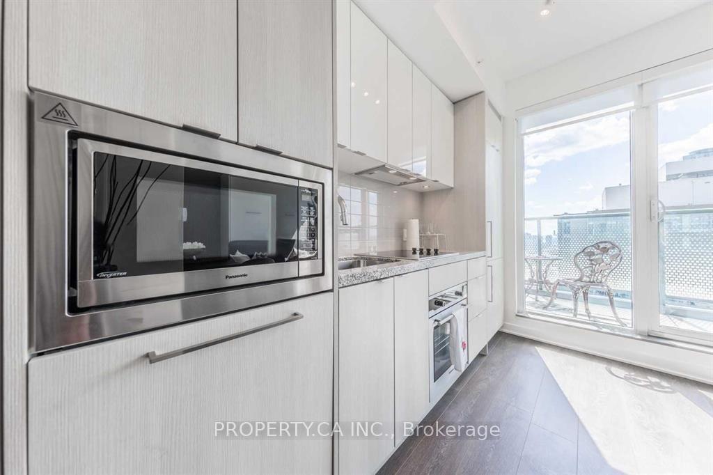 Photo 10 of Unit 4008, 115 Blue Jays Way, Toronto, Waterfront Communities — HOMEH
