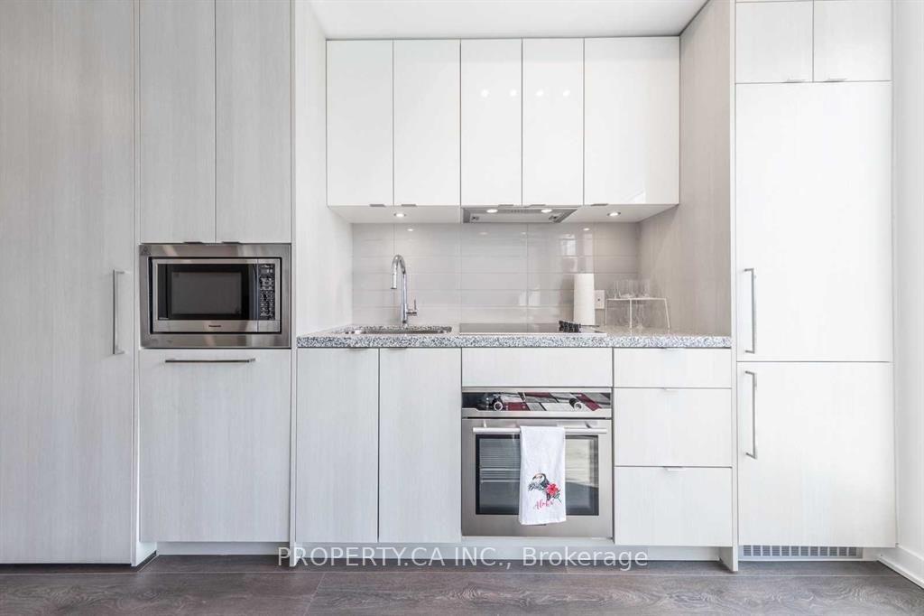 Photo 11 of Unit 4008, 115 Blue Jays Way, Toronto, Waterfront Communities — HOMEH
