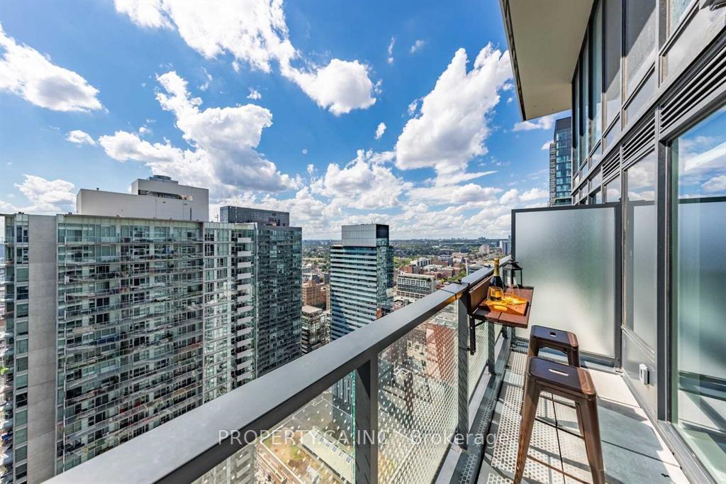 Photo 14 of Unit 4008, 115 Blue Jays Way, Toronto, Waterfront Communities — HOMEH