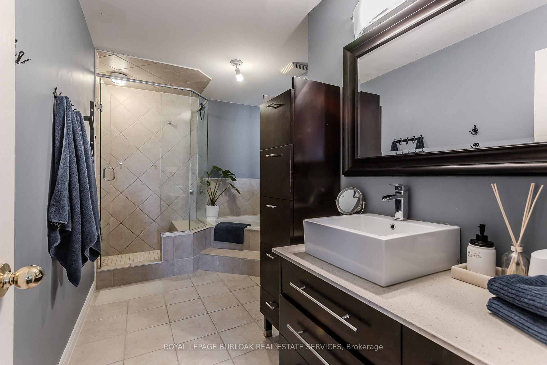 Photo 17 of 2121 Prospect Street, Burlington, Brant — HOMEH