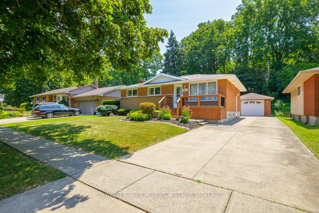 Photo 3 of 4 Parkhill Road, St. Catharines, Burleigh Hill — HOMEH