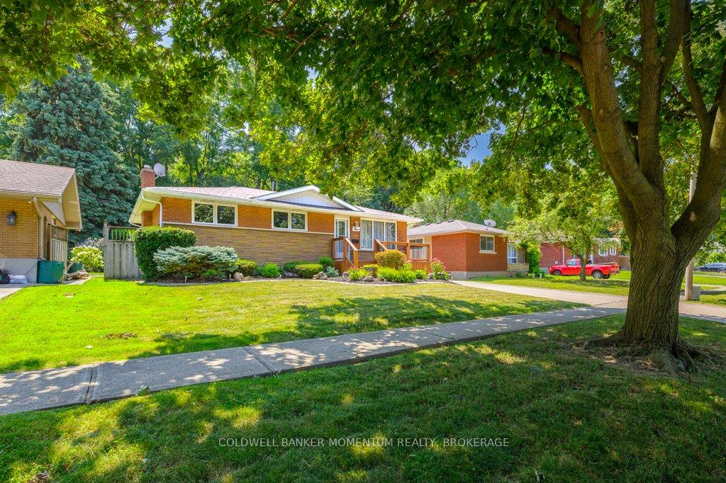 Photo 5 of 4 Parkhill Road, St. Catharines, Burleigh Hill — HOMEH