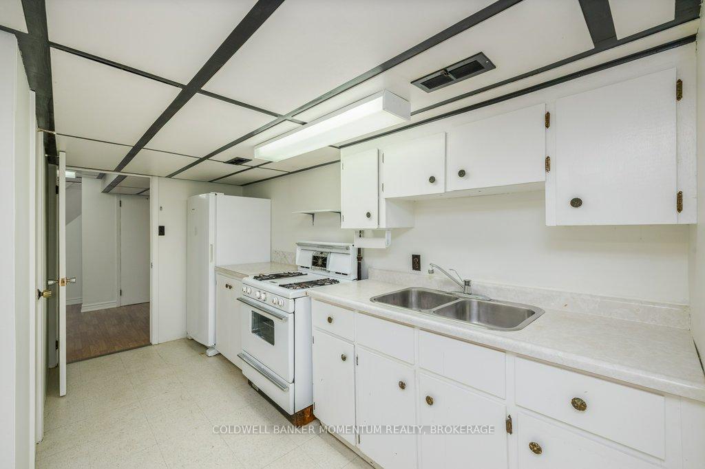 Photo 23 of 4 Parkhill Road, St. Catharines, Burleigh Hill — HOMEH