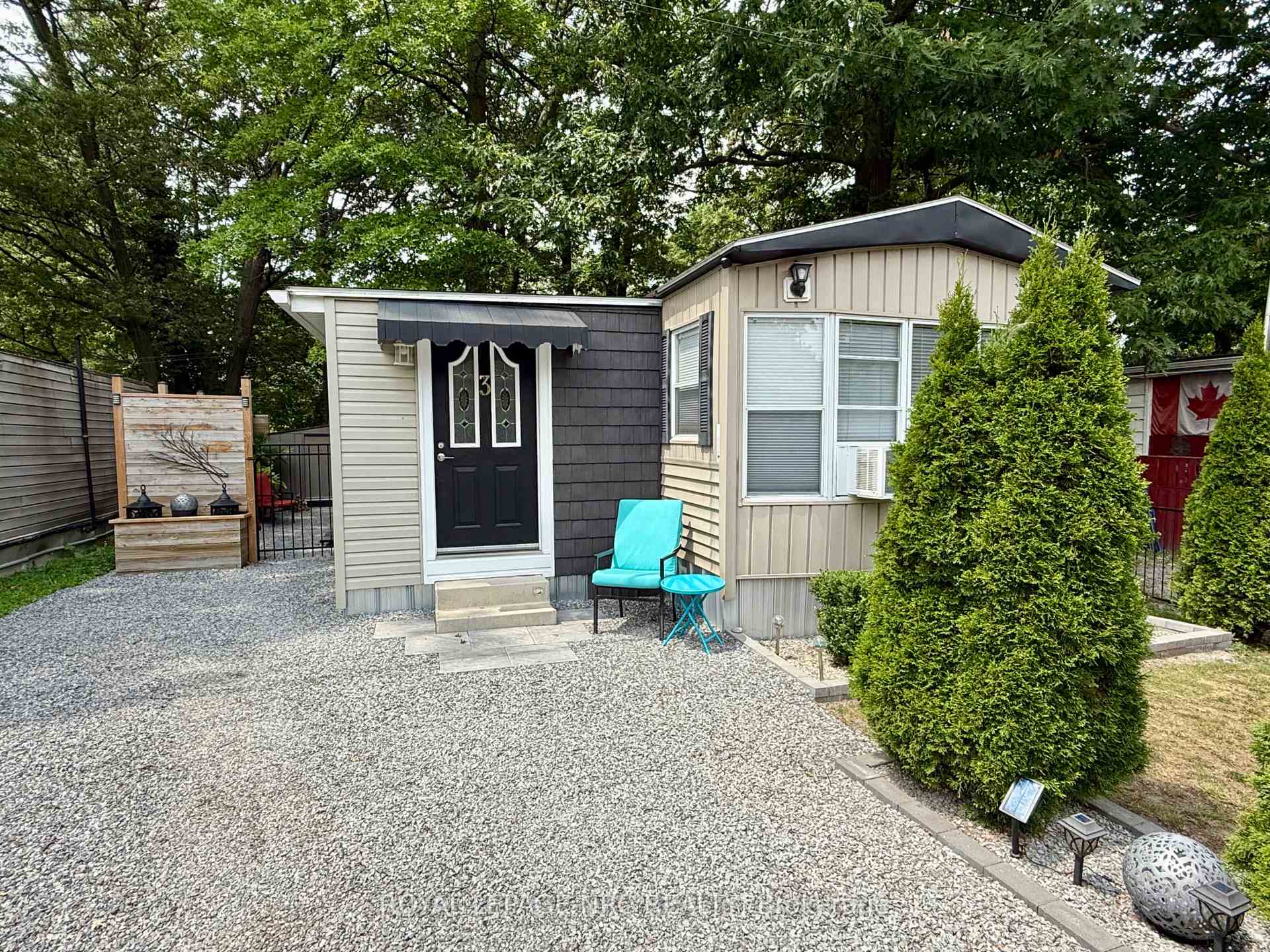 Photo of Unit 3, 2600 Montrose Road