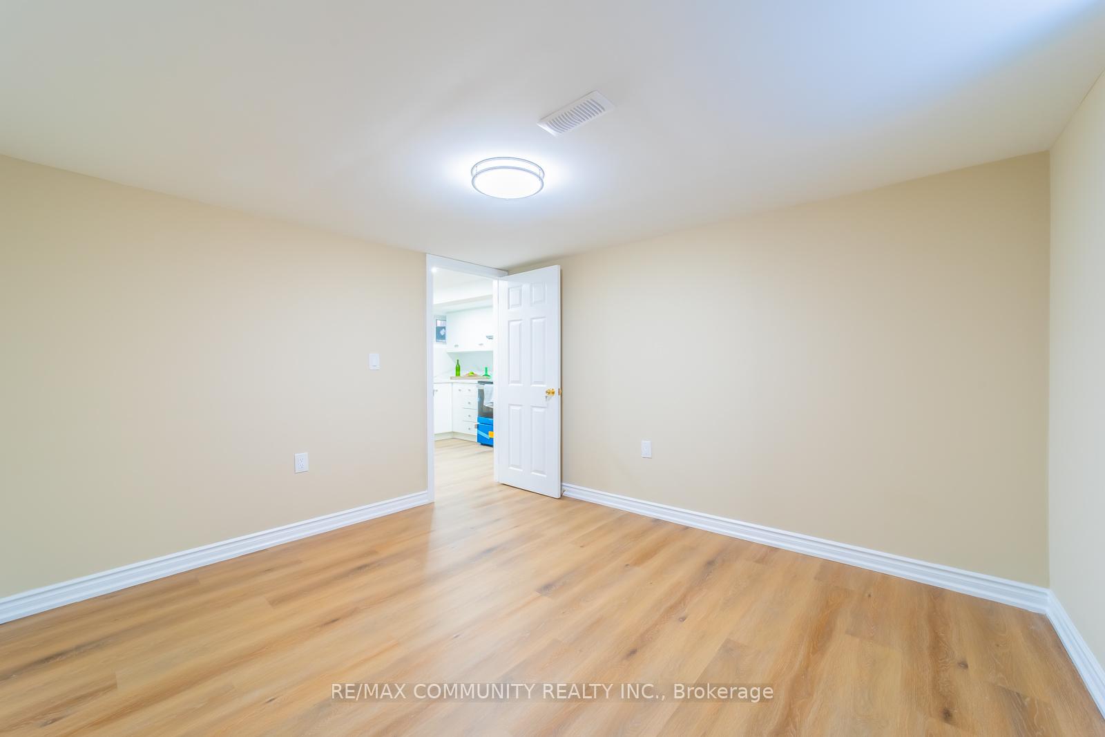Photo 38 of 45 Barrymore Road, Scarborough, Bendale — HOMEH