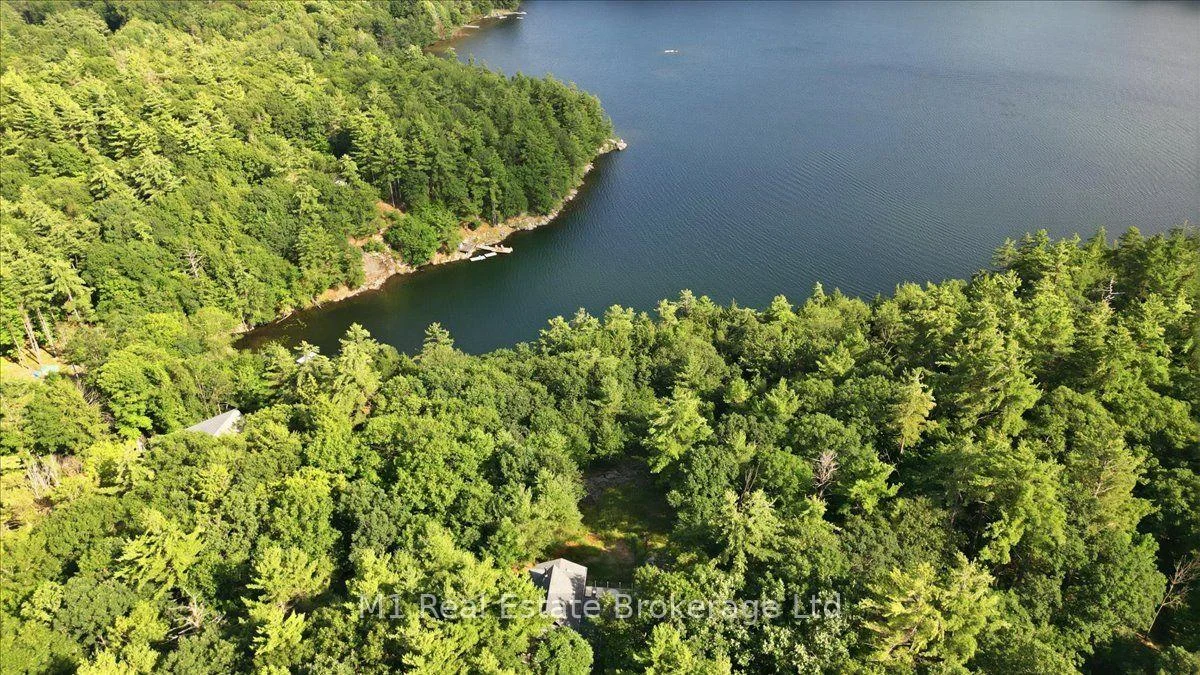 Photo 4 of 1106 Stephen Road, Muskoka Lakes, Medora — HOMEH