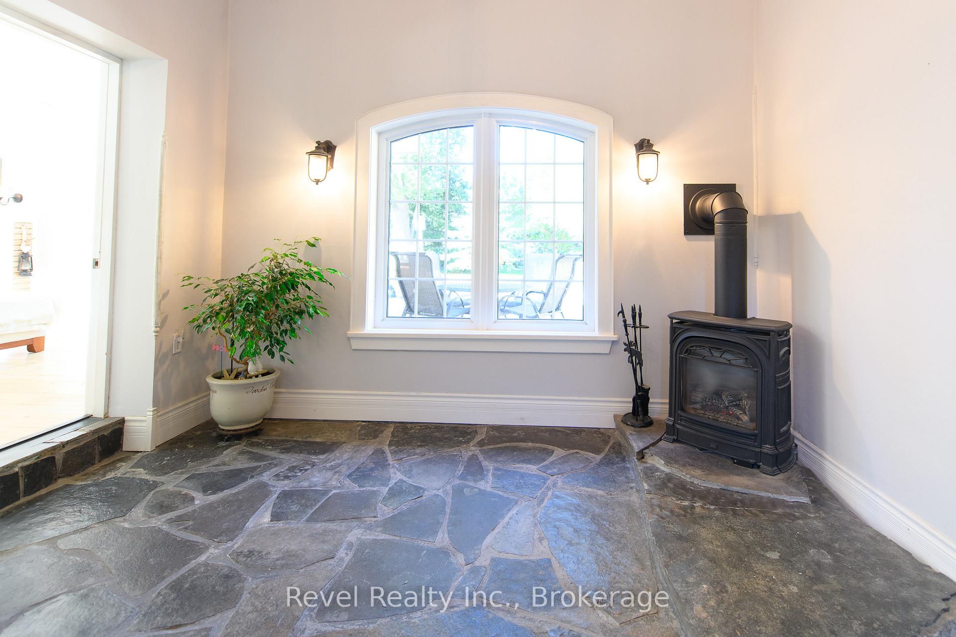 Photo 4 of 18 Homestead Drive, Clearview, Rural Clearview — HOMEH