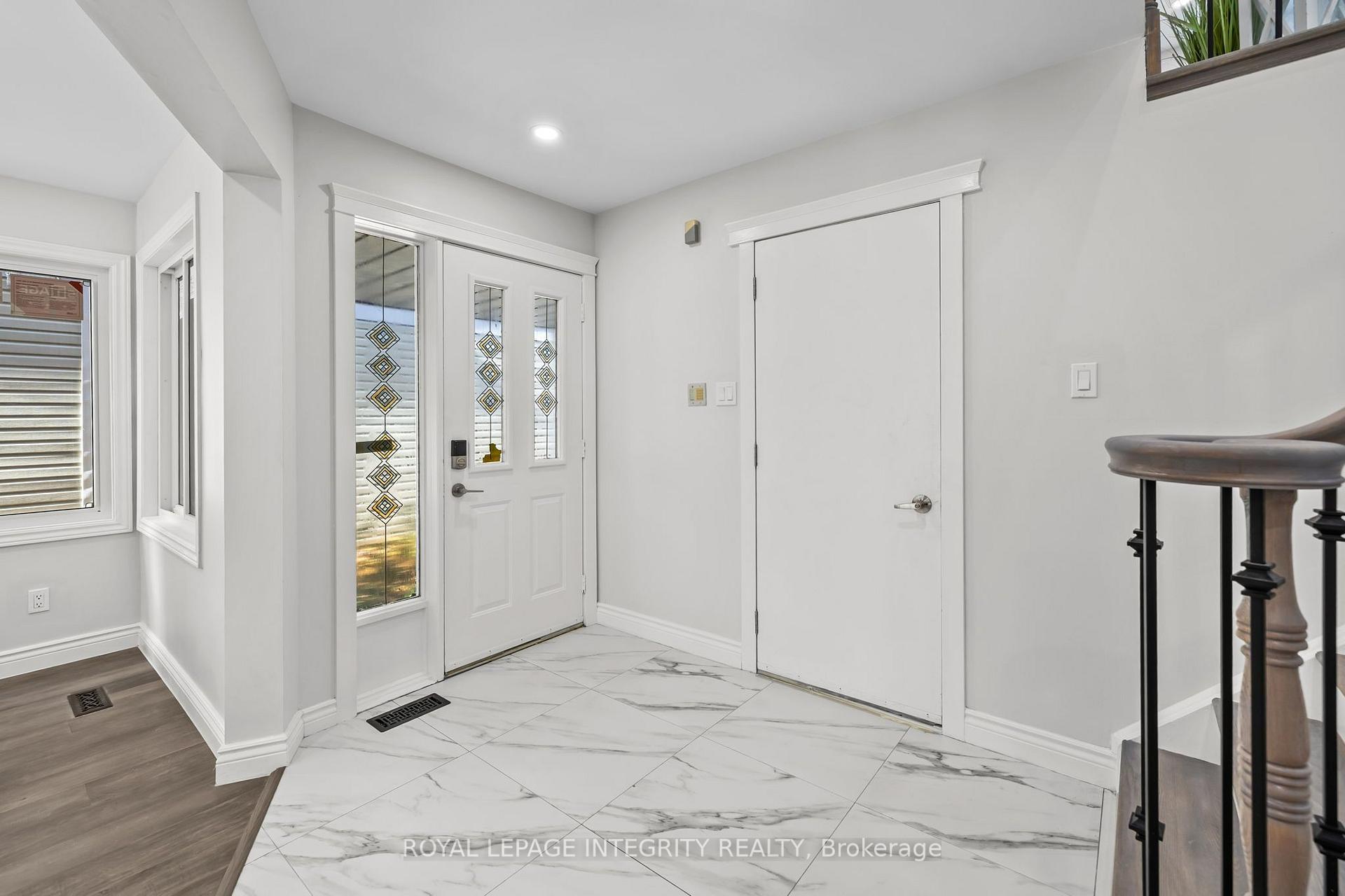 Photo 2 of 83 Saddle Crescent, Ottawa, Hunt Club Park — HOMEH