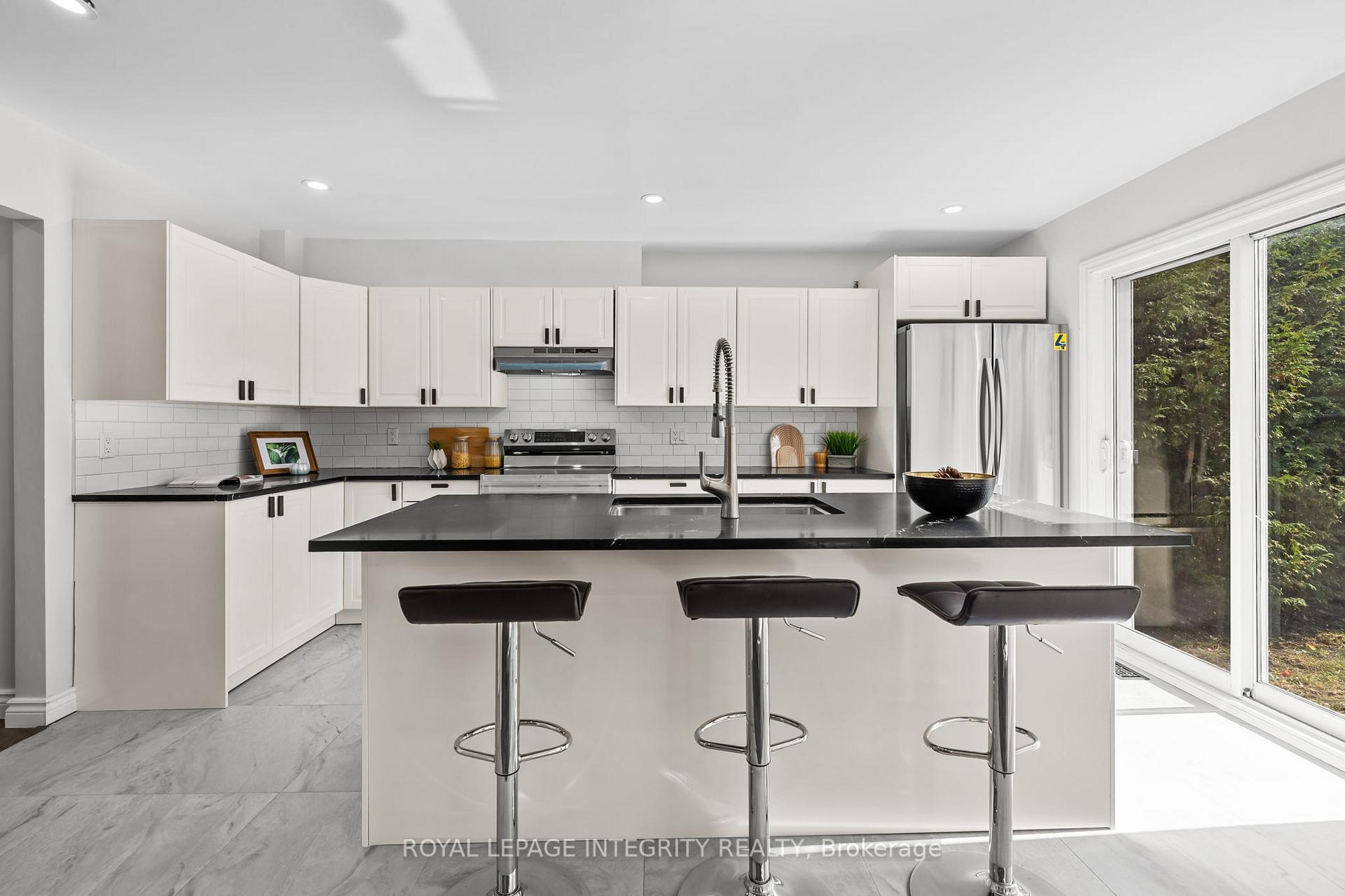 Photo 12 of 83 Saddle Crescent, Ottawa, Hunt Club Park — HOMEH