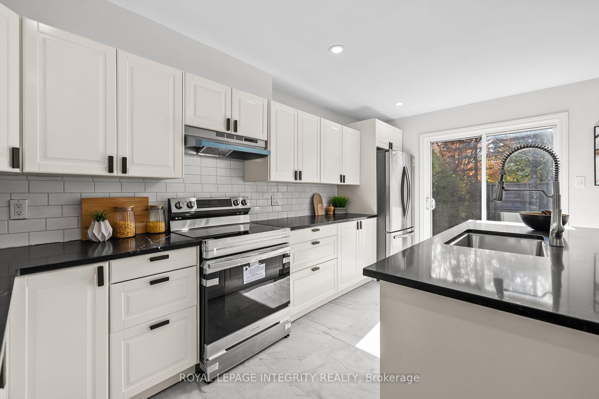 Photo 13 of 83 Saddle Crescent, Ottawa, Hunt Club Park — HOMEH