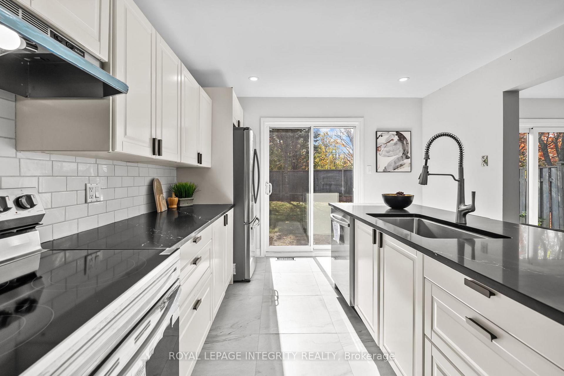 Photo 14 of 83 Saddle Crescent, Ottawa, Hunt Club Park — HOMEH