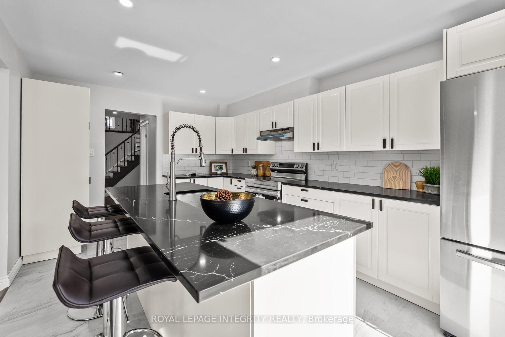 Photo 15 of 83 Saddle Crescent, Ottawa, Hunt Club Park — HOMEH
