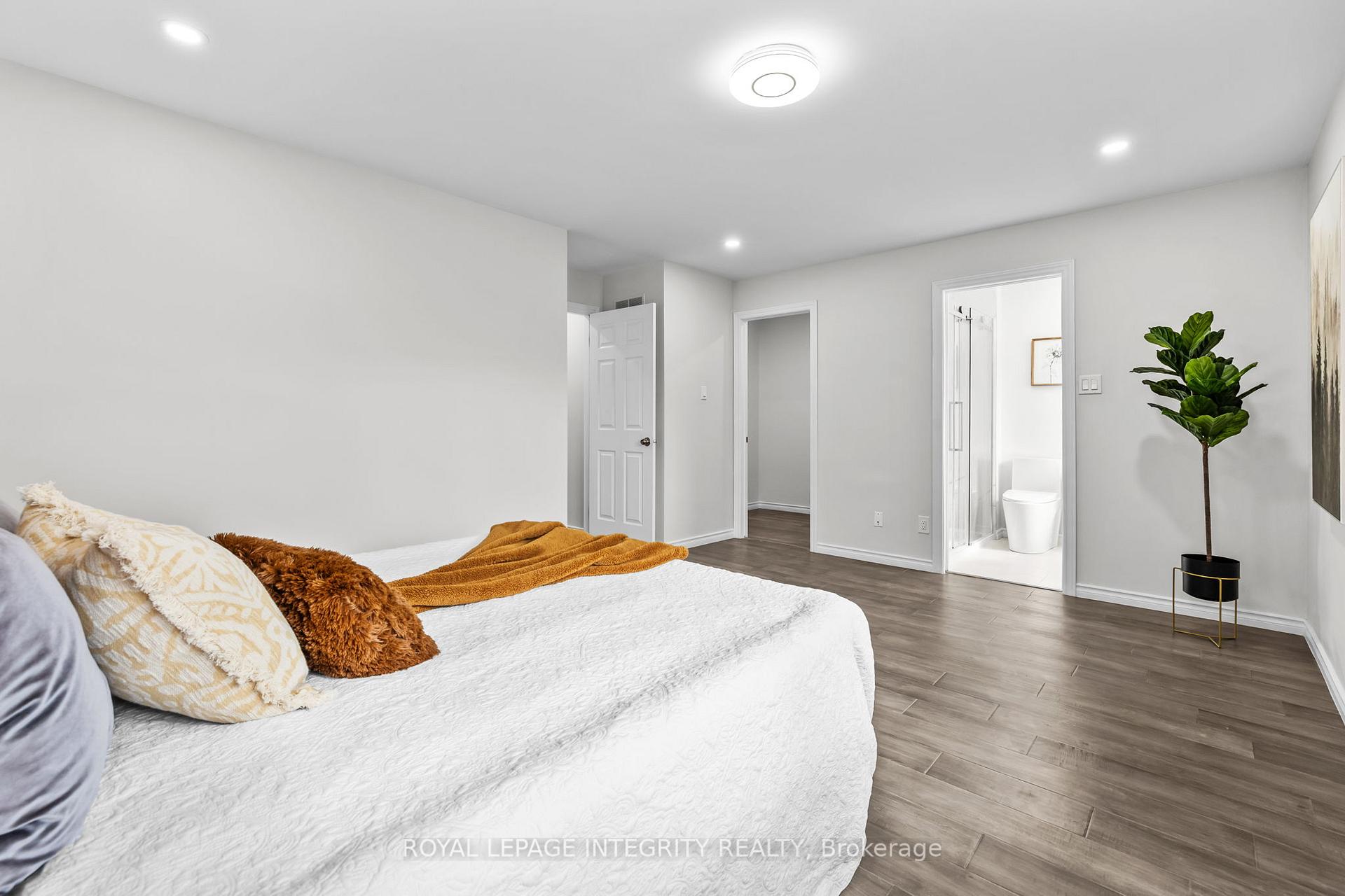 Photo 22 of 83 Saddle Crescent, Ottawa, Hunt Club Park — HOMEH