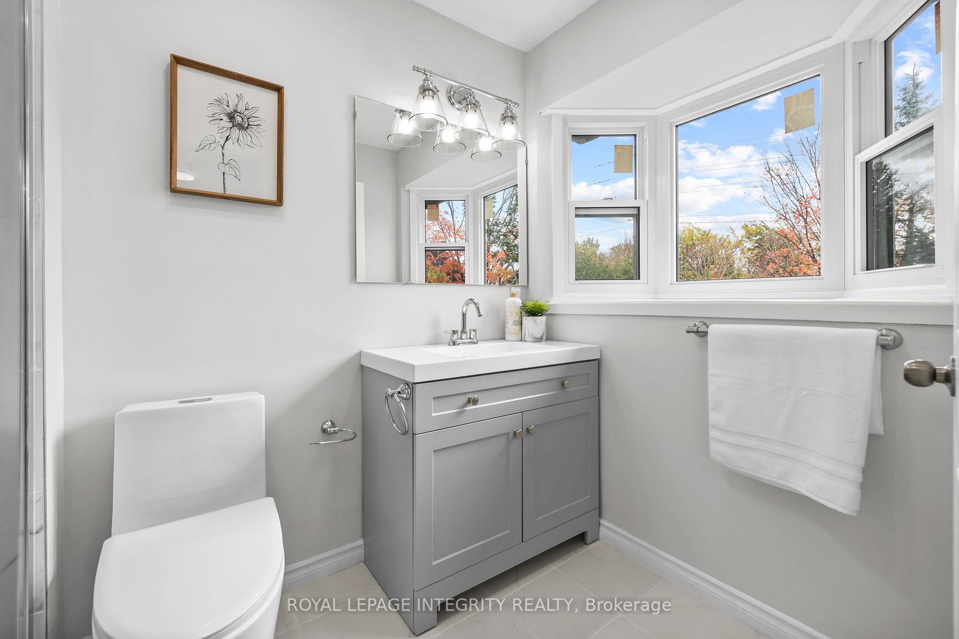Photo 23 of 83 Saddle Crescent, Ottawa, Hunt Club Park — HOMEH