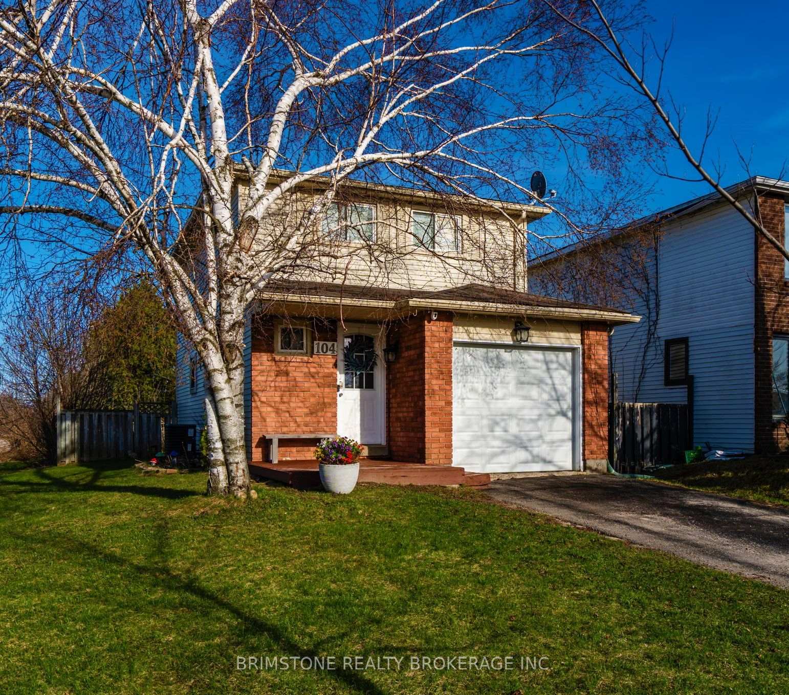 Photo 2 of 104 Hickling Trail, Barrie, Grove East — HOMEH