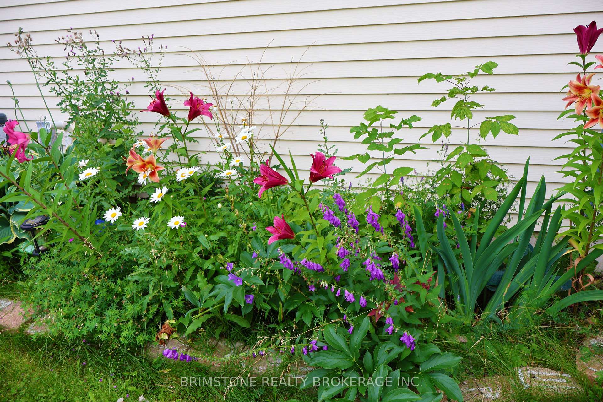 Photo 6 of 104 Hickling Trail, Barrie, Grove East — HOMEH