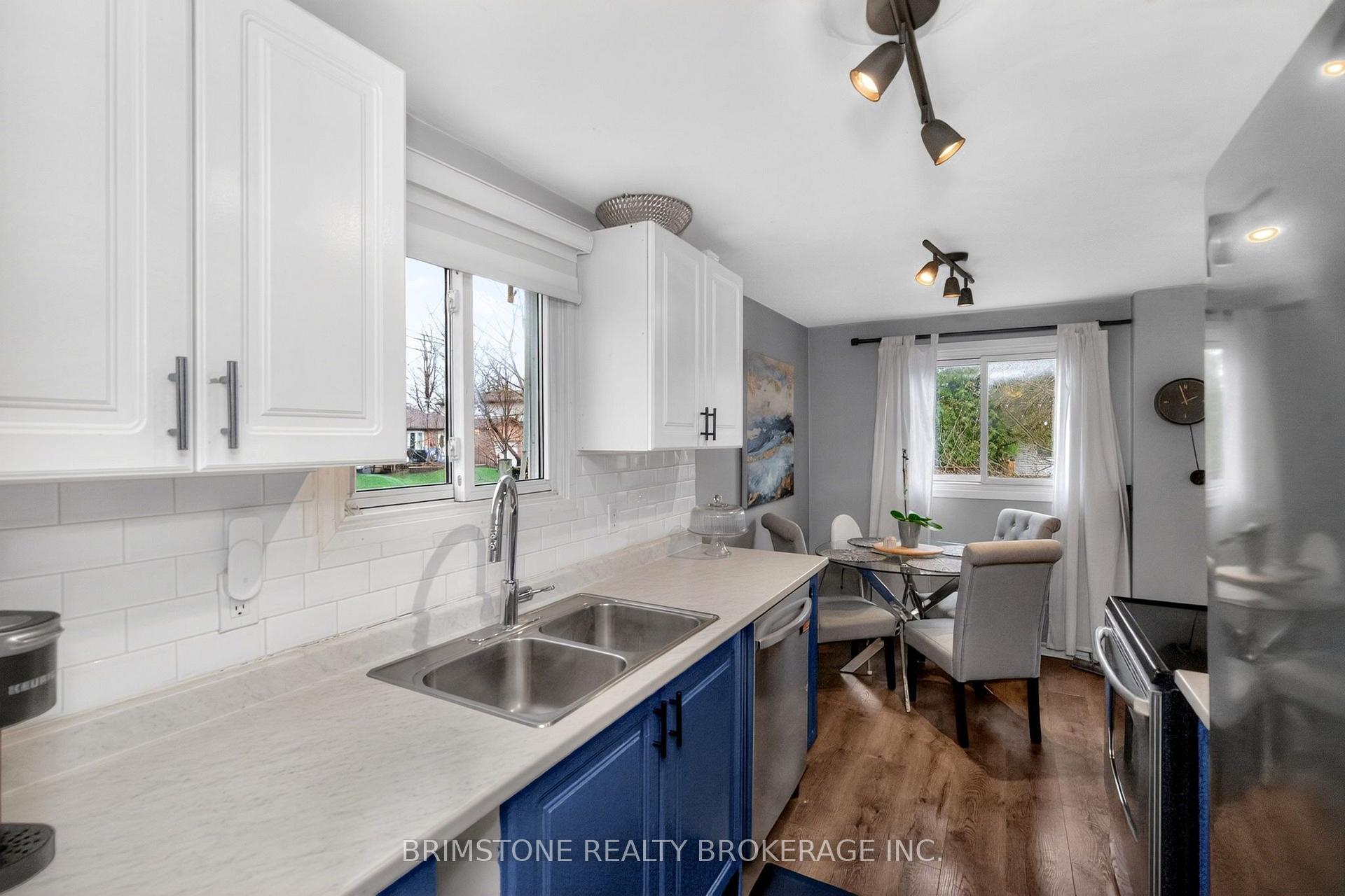 Photo 10 of 104 Hickling Trail, Barrie, Grove East — HOMEH