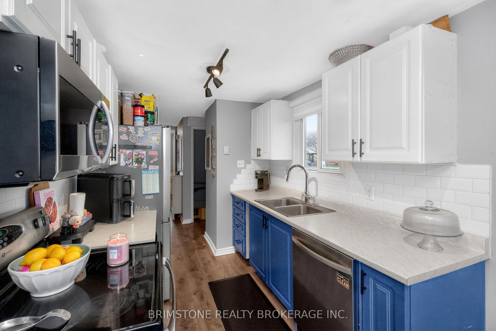 Photo 13 of 104 Hickling Trail, Barrie, Grove East — HOMEH