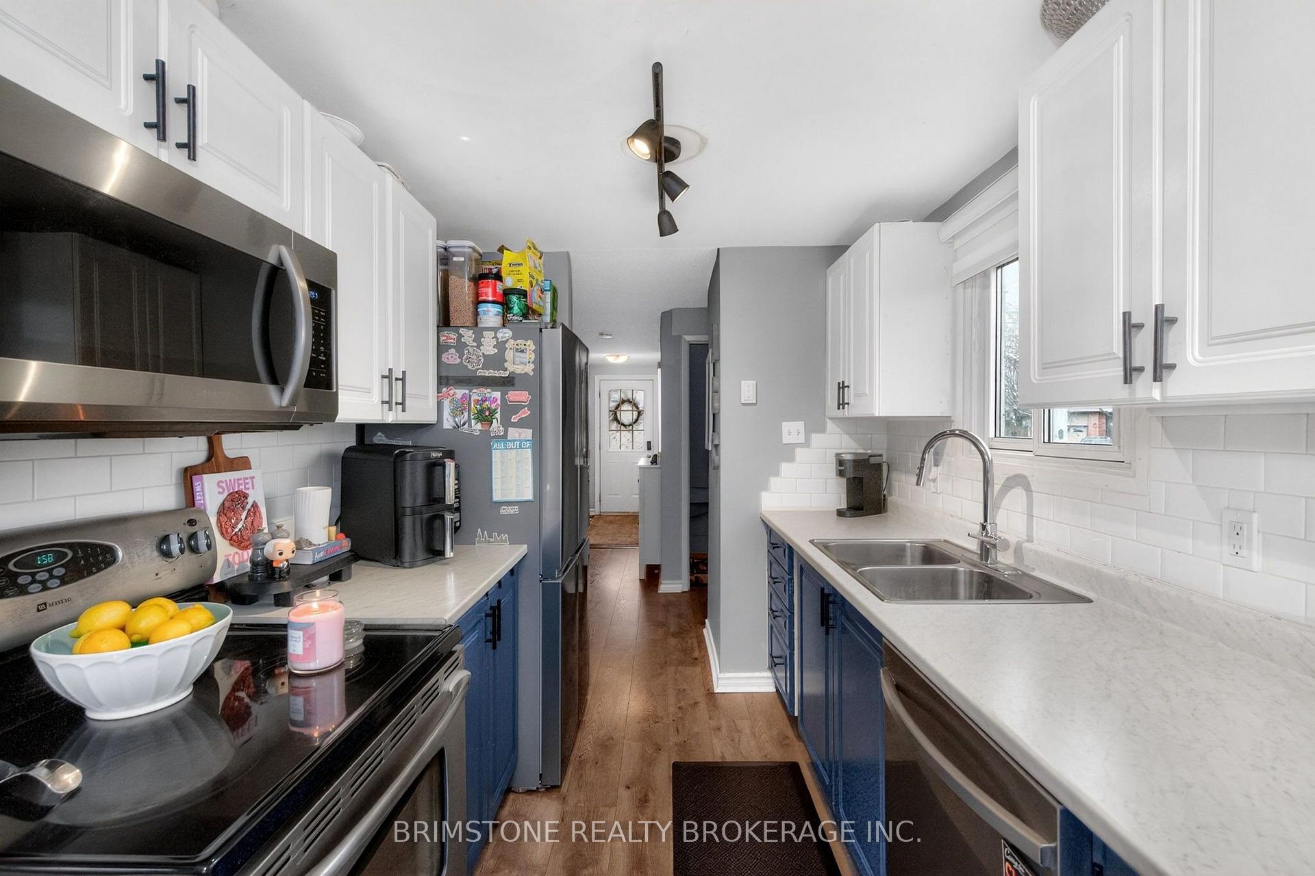 Photo 14 of 104 Hickling Trail, Barrie, Grove East — HOMEH