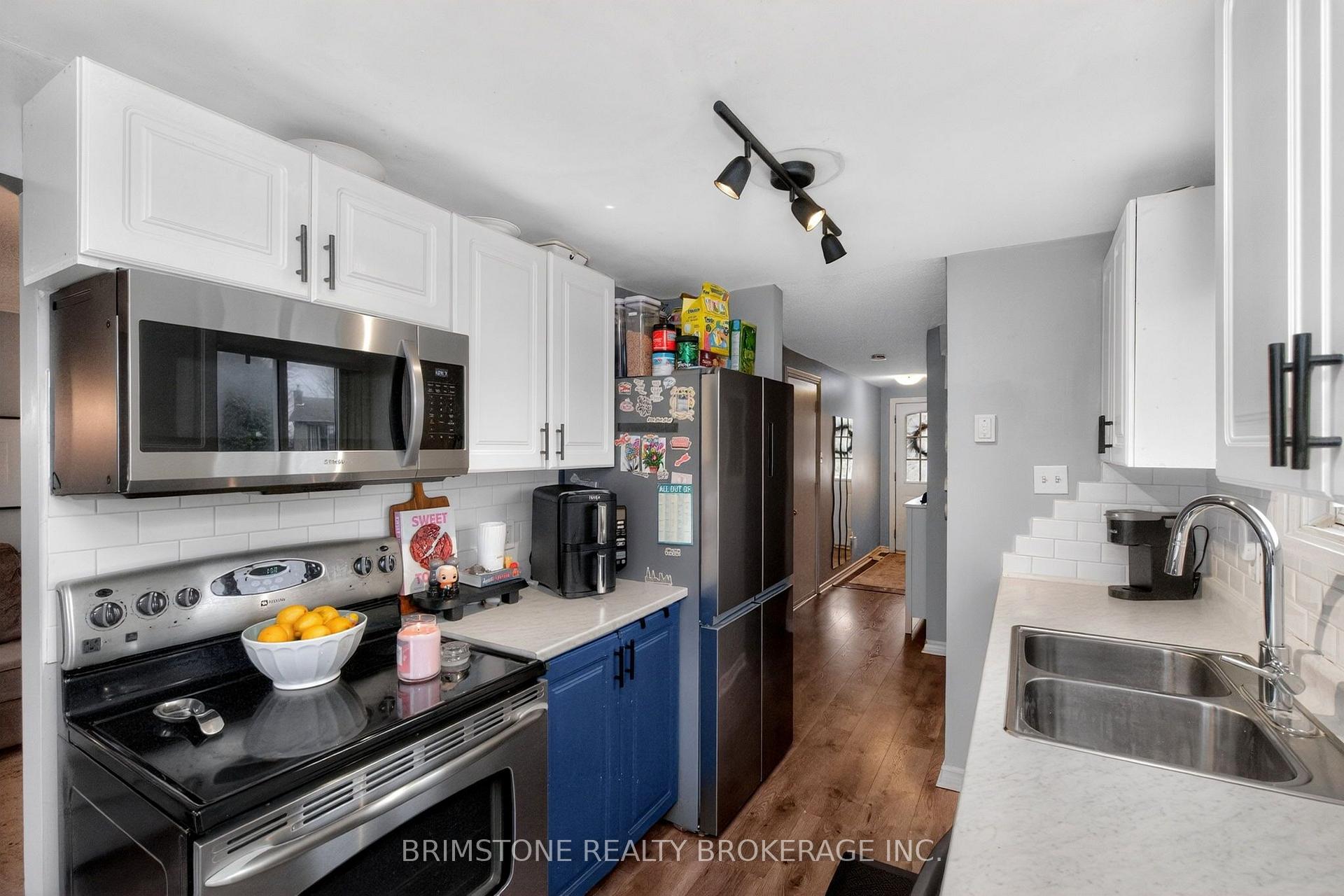 Photo 15 of 104 Hickling Trail, Barrie, Grove East — HOMEH