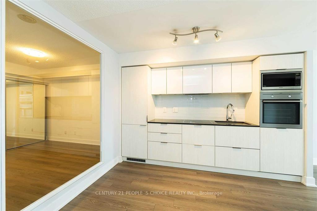 Photo 2 of Unit 715, 318 Richmond Street W, Toronto, Waterfront Communities — HOMEH