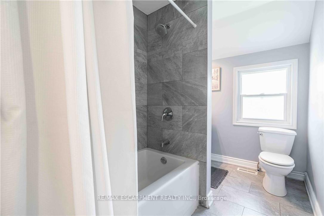 Photo 17 of 195 Wood Street E, Hamilton, North End — HOMEH