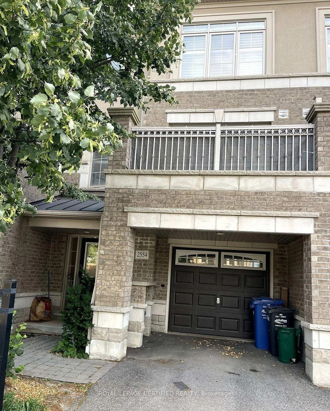 Photo 2 of 2554 Grand Oak Trail, Oakville, Westmount — HOMEH