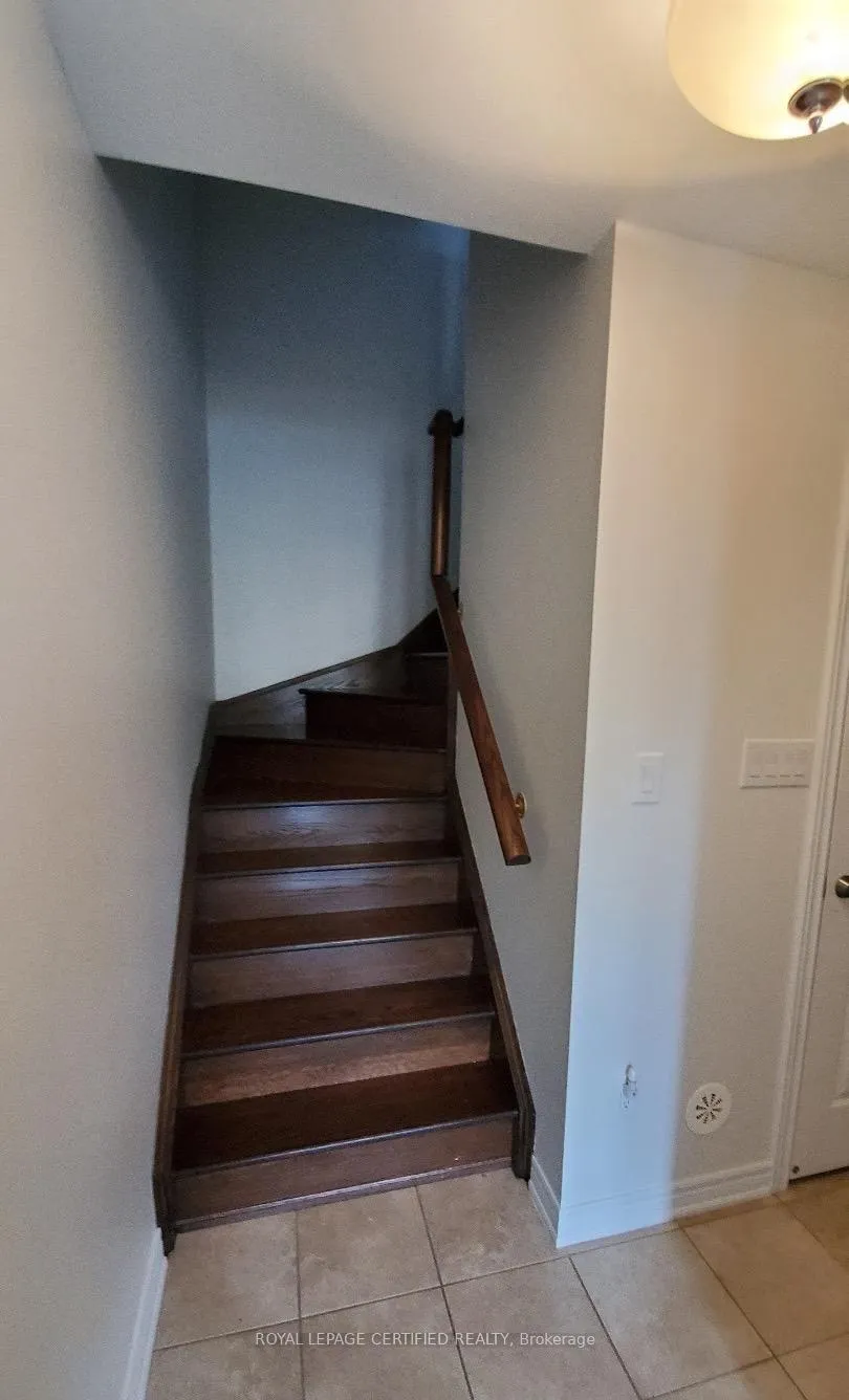 Photo 5 of 2554 Grand Oak Trail, Oakville, Westmount — HOMEH