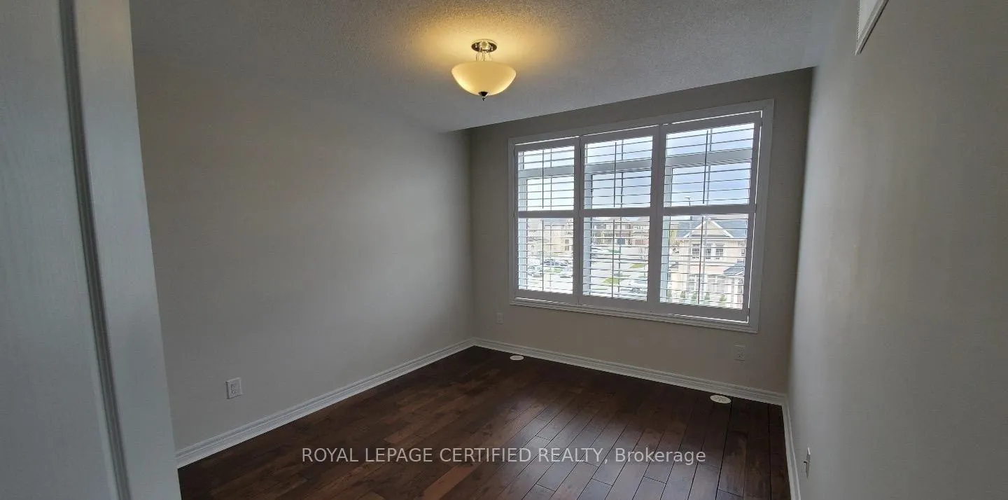 Photo 9 of 2554 Grand Oak Trail, Oakville, Westmount — HOMEH