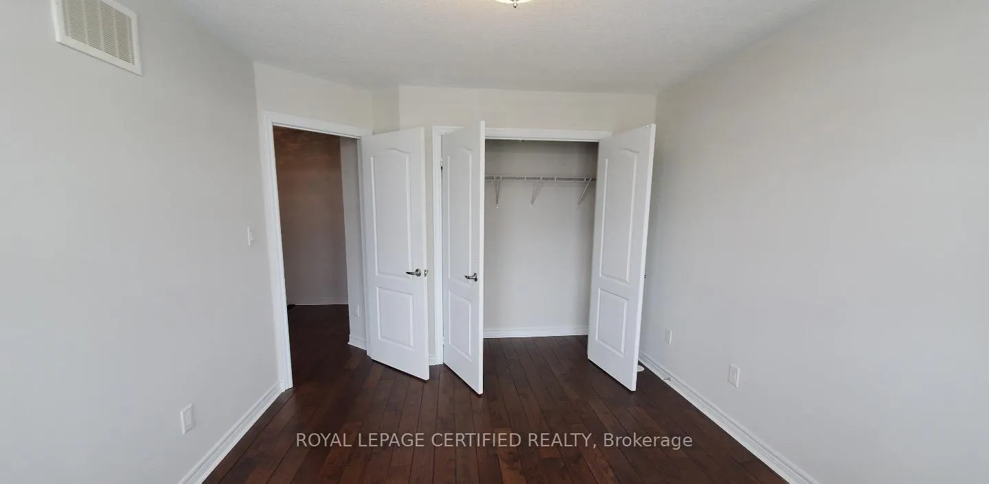 Photo 10 of 2554 Grand Oak Trail, Oakville, Westmount — HOMEH