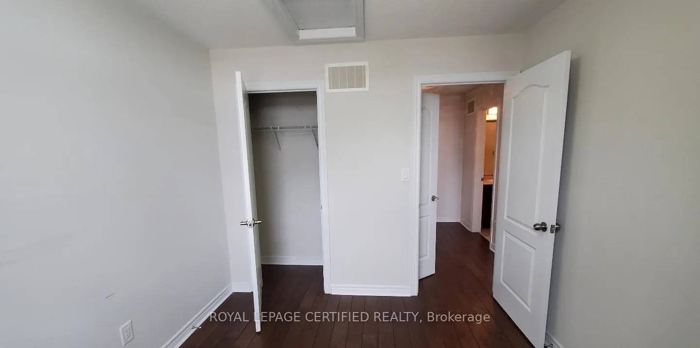 Photo 14 of 2554 Grand Oak Trail, Oakville, Westmount — HOMEH