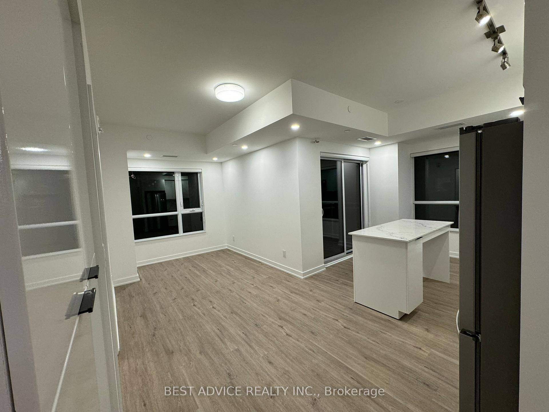 Photo 5 of Unit 809, 56 Lakeside Terrace, Barrie, Little Lake — HOMEH