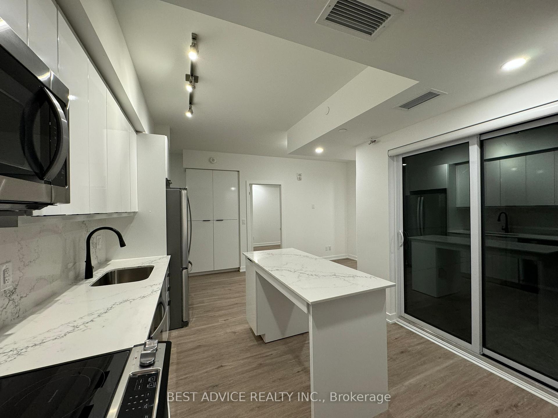 Photo 6 of Unit 809, 56 Lakeside Terrace, Barrie, Little Lake — HOMEH