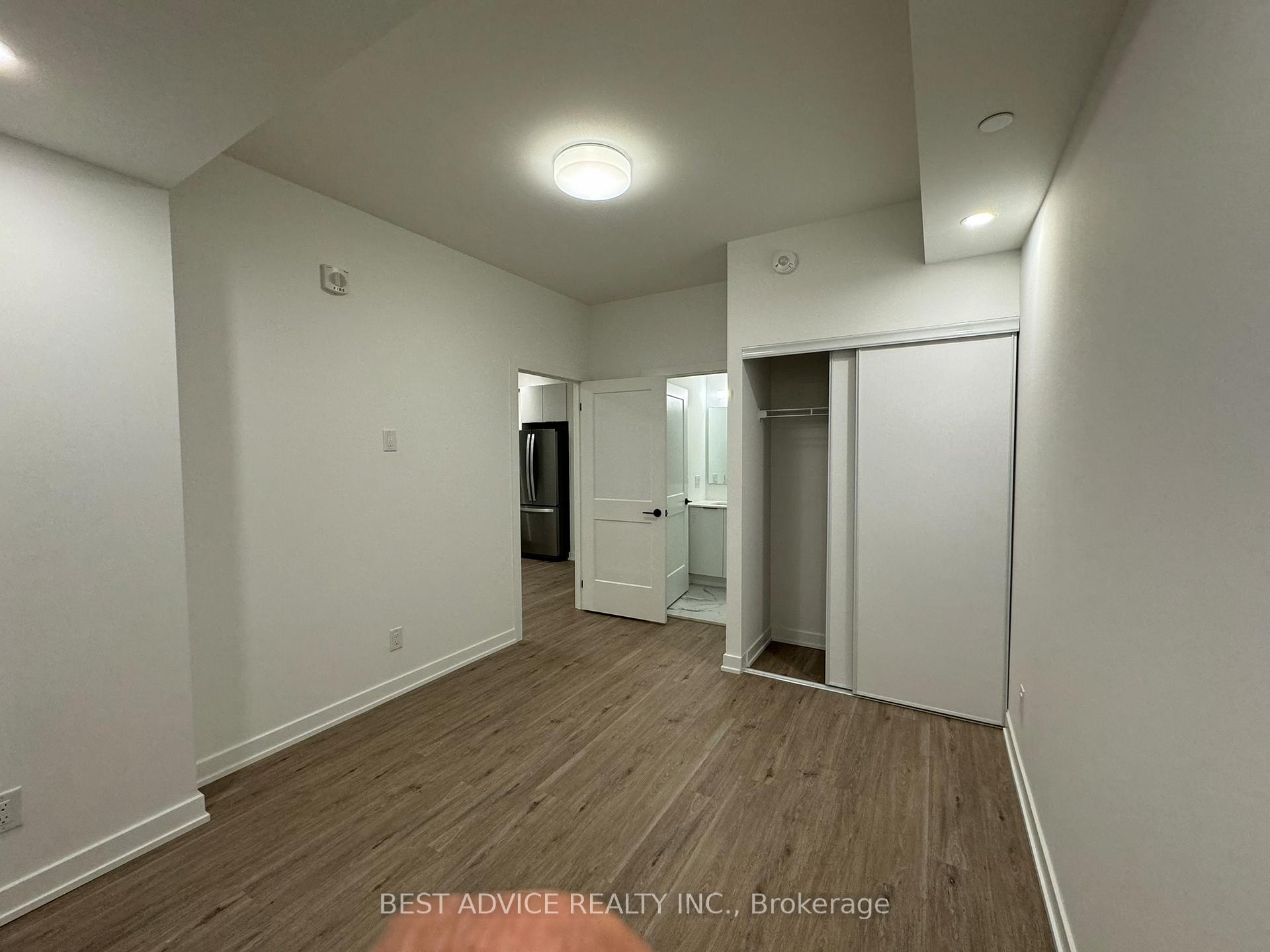 Photo 10 of Unit 809, 56 Lakeside Terrace, Barrie, Little Lake — HOMEH