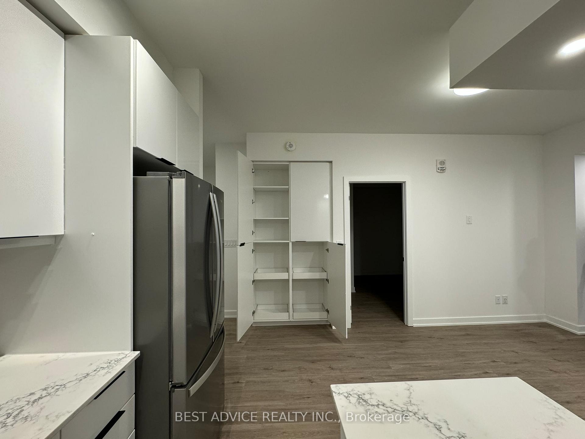Photo 12 of Unit 809, 56 Lakeside Terrace, Barrie, Little Lake — HOMEH