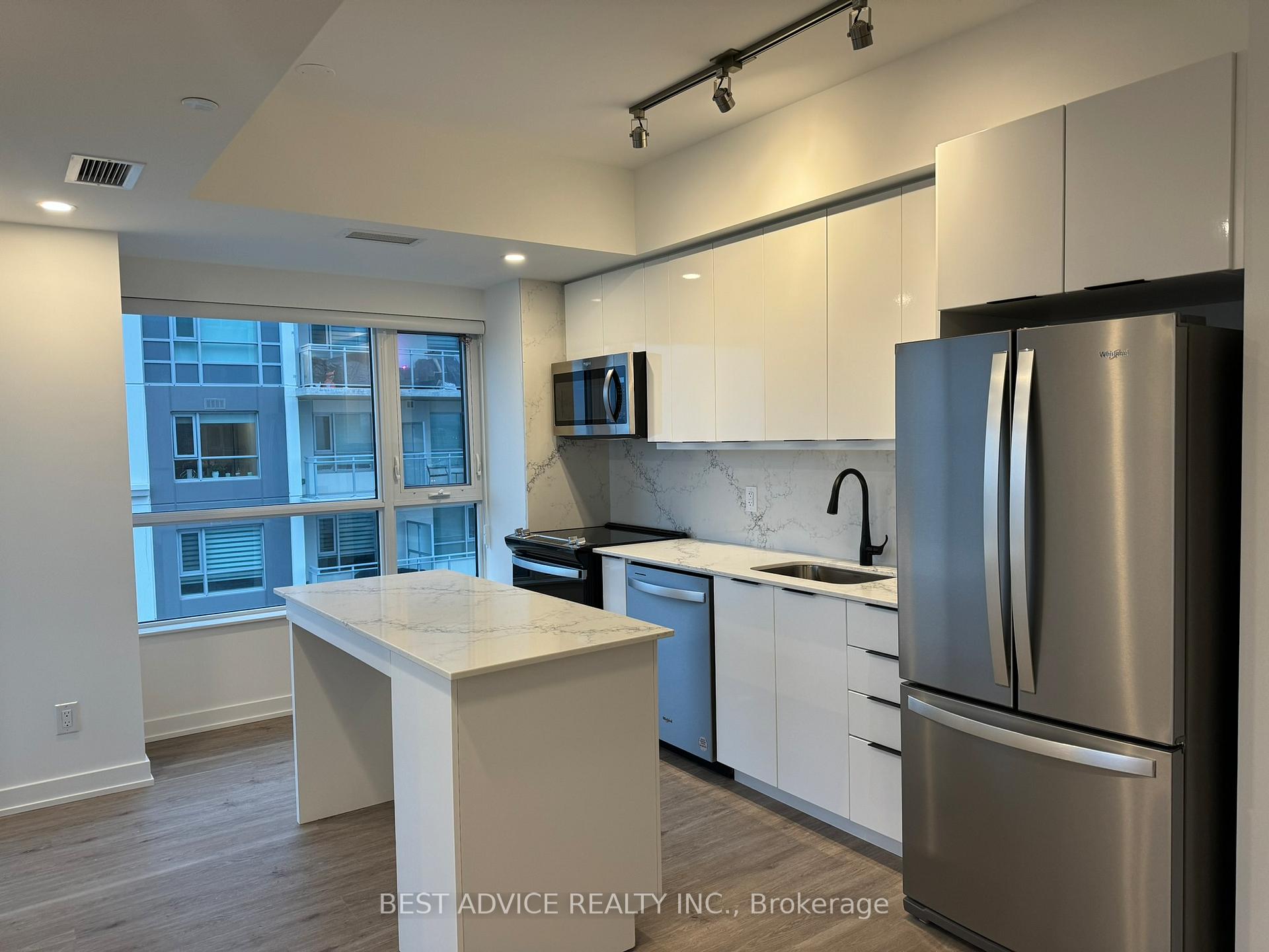 Photo 30 of Unit 809, 56 Lakeside Terrace, Barrie, Little Lake — HOMEH