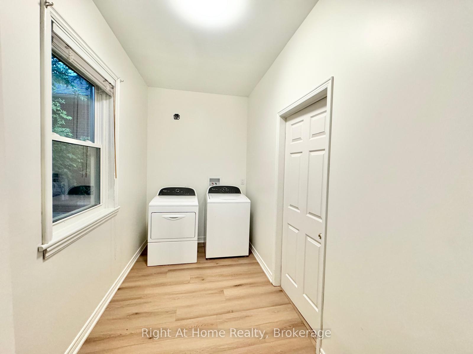 Photo 5 of 216 Hatt Drive, Hamilton, Dundas — HOMEH