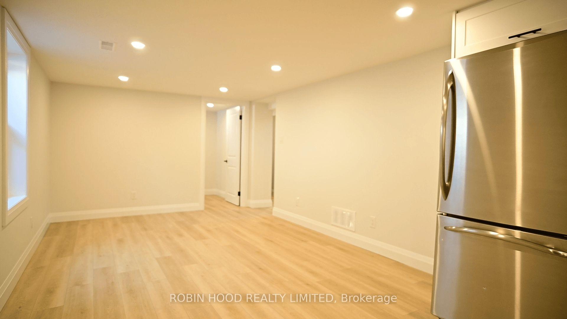 Photo 8 of Unit Unit 2, 40 Winslow Drive, Kitchener, Victoria Park — HOMEH
