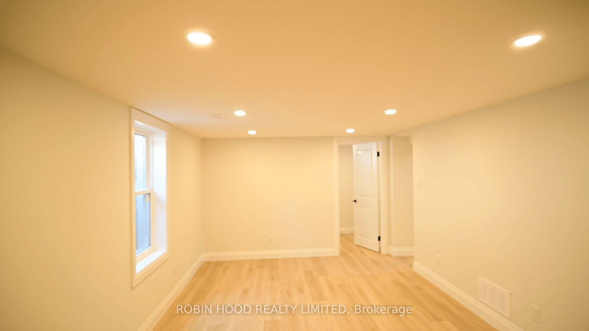 Photo 13 of Unit Unit 2, 40 Winslow Drive, Kitchener, Victoria Park — HOMEH