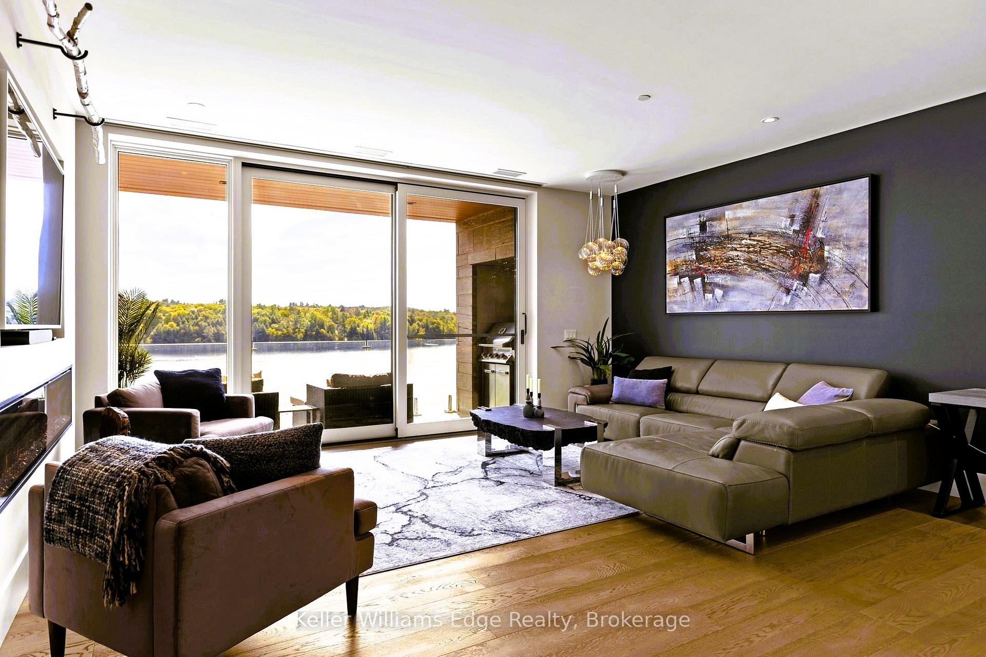 Photo of Unit 209, 727 Grandview Drive