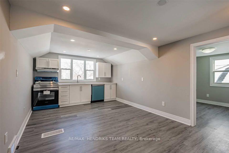 Photo 1 of Unit Upper Floor, 9 Rykert Street, St. Catharines, Western Hill — HOMEH
