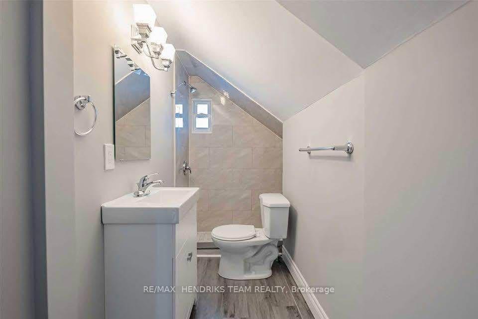Photo 3 of Unit Upper Floor, 9 Rykert Street, St. Catharines, Western Hill — HOMEH