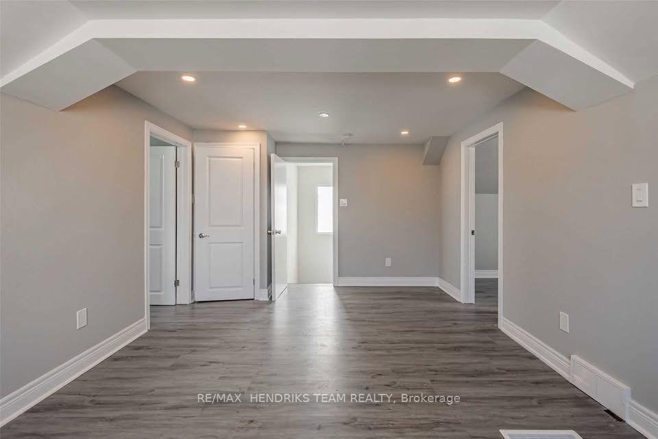 Photo 4 of Unit Upper Floor, 9 Rykert Street, St. Catharines, Western Hill — HOMEH